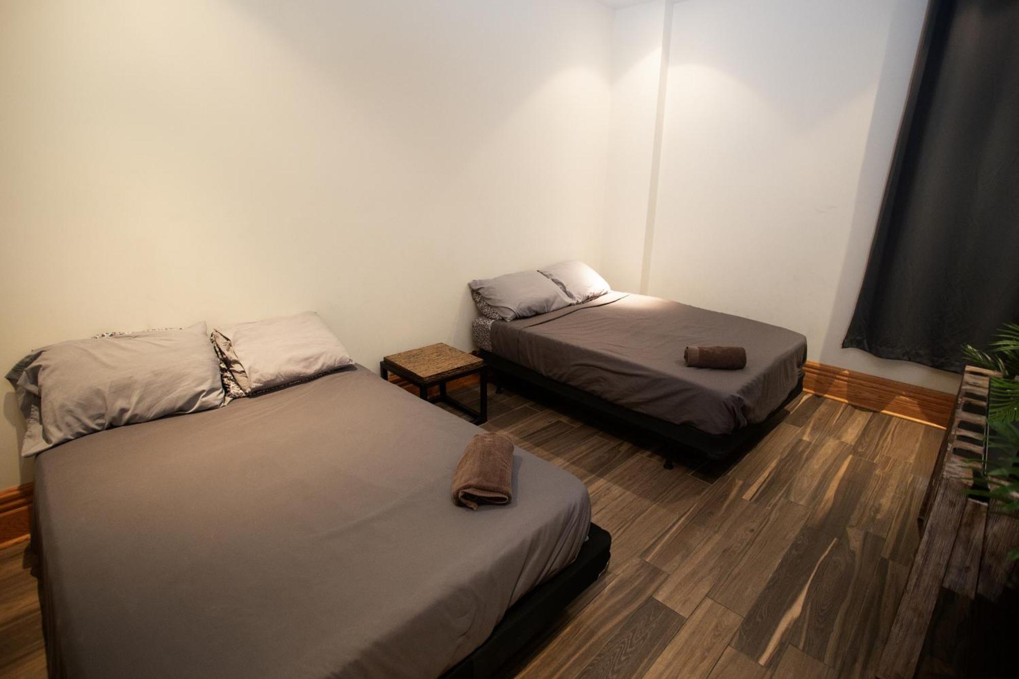 Spacious Downtown Montreal Apartment, 4Br-2Ba,Free Wifi Luaran gambar