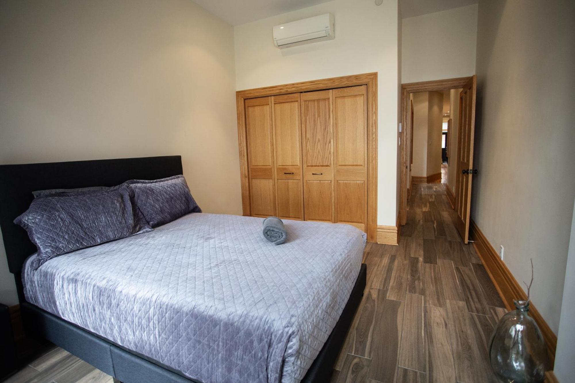Spacious Downtown Montreal Apartment, 4Br-2Ba,Free Wifi Luaran gambar
